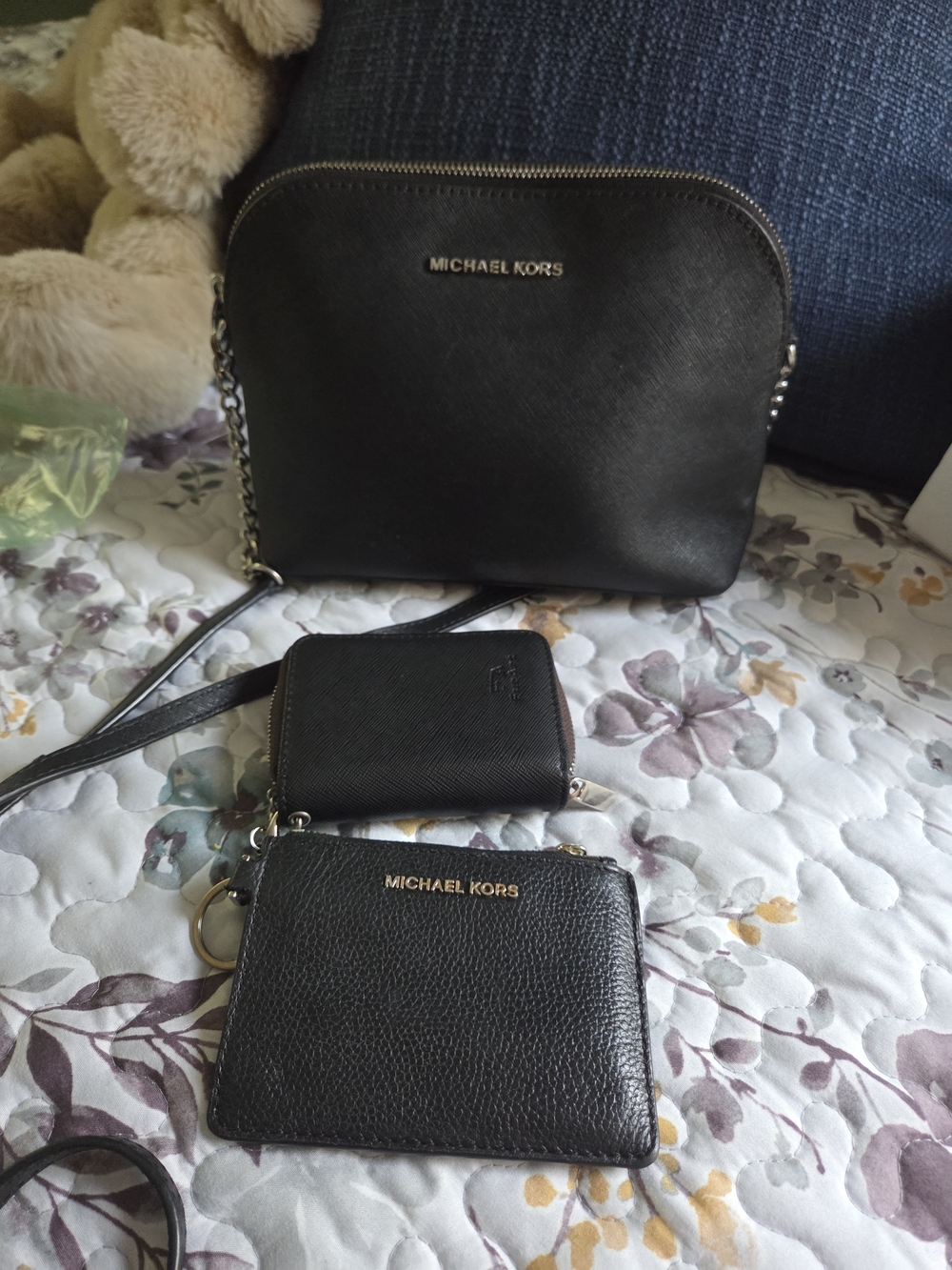 MICHAEL KORS Black Leather Crossbody with Card Wallets